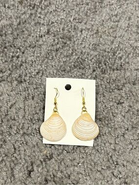 Seashell earrings